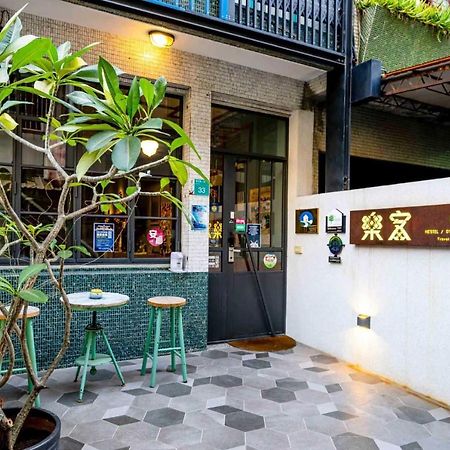 Local Backpacker Hostel Tainan Eksteriør billede